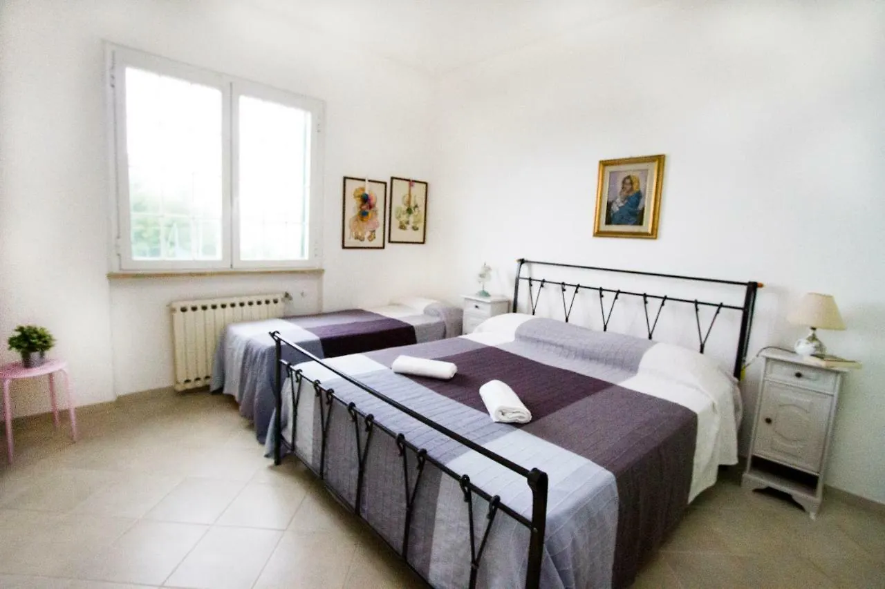 Casa Sul Mare Vada Apartment